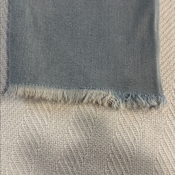 Kids Levi's High Rise Straight Legs Light Wash Blue Jeans. BNWT Size 16 - Picture 8 of 13